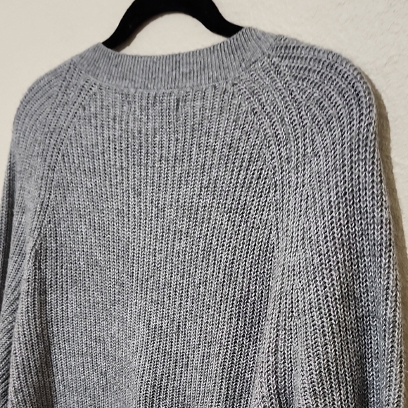 Elizabeth and James V-Neck Sweater in Gray and White - Picture 9 of 10